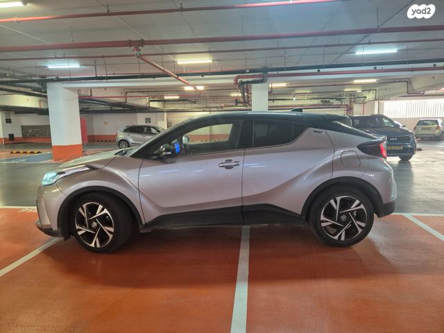 מודעת רכב טויוטה C-HR