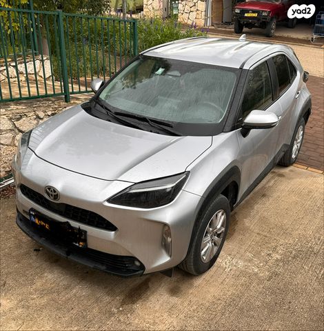 מודעת רכב טויוטה יאריס קרוס