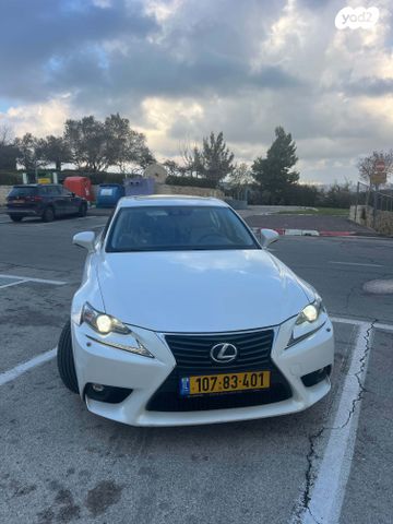 מודעת רכב לקסוס IS