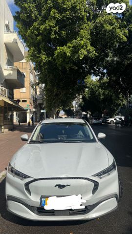 מודעת רכב פורד מוסטנג Mach-E