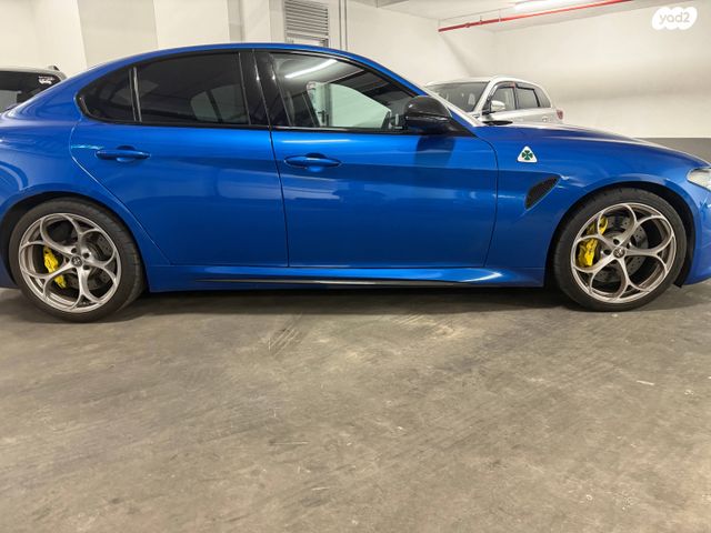 מודעת רכב אלפא רומיאו ג'וליה