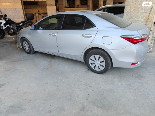 מודעת רכב טויוטה קורולה