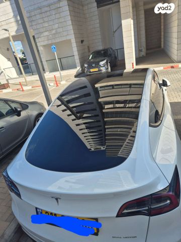 מודעת רכב טסלה מודל Y