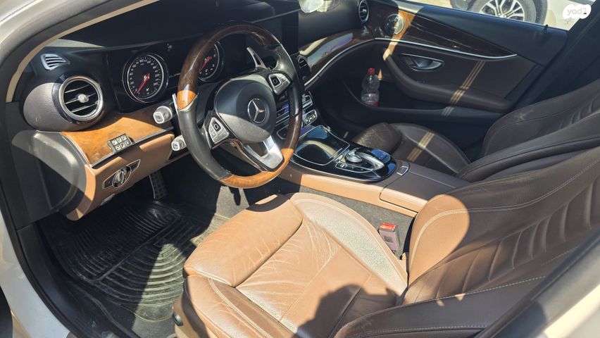 מודעת רכב מרצדס-בנץ E-class