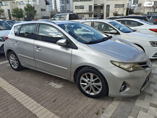 מודעת רכב טויוטה אוריס