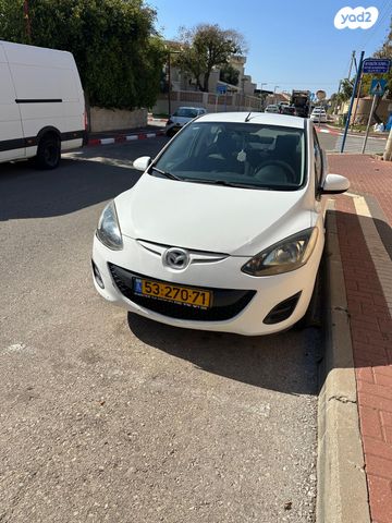 מודעת רכב מאזדה 2