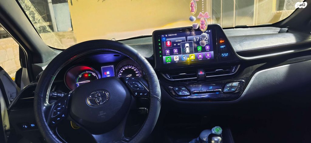 מודעת רכב טויוטה C-HR
