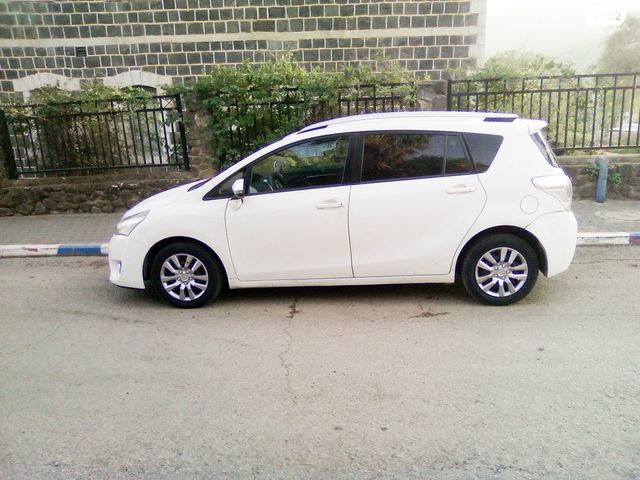 מודעת רכב טויוטה ורסו