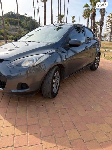 מודעת רכב מאזדה 2