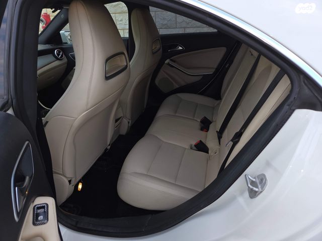 מודעת רכב מרצדס-בנץ CLA