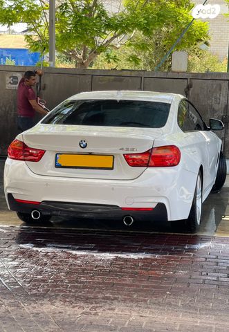 מודעת רכב ב מ וו סדרה 4