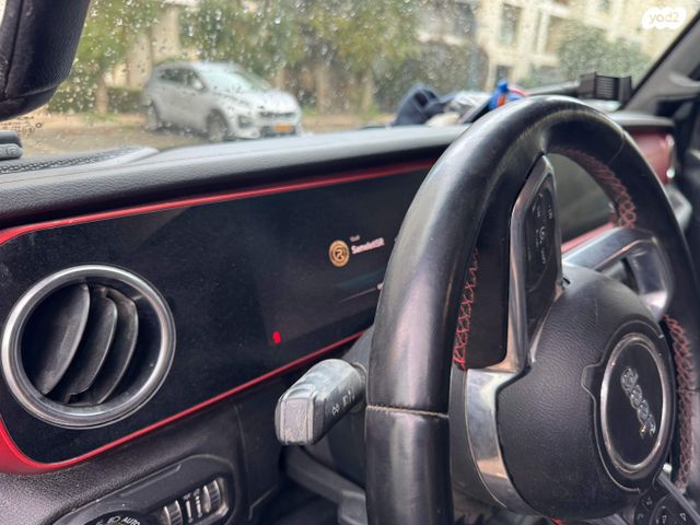 מודעת רכב ג'יפ גלדיאטור