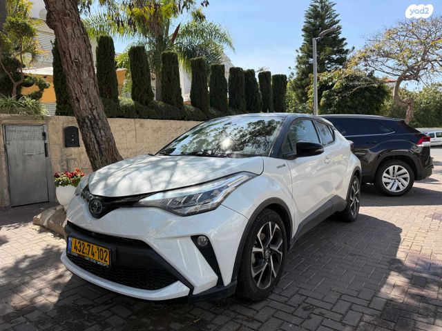 מודעת רכב טויוטה C-HR