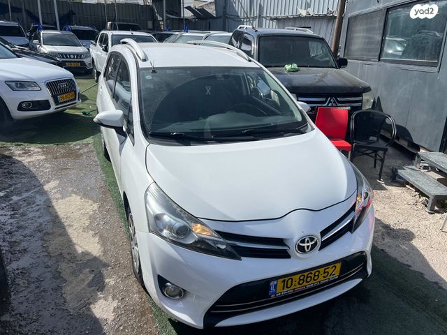 מודעת רכב טויוטה ורסו
