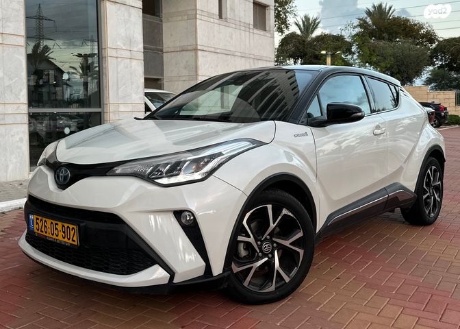 מודעת רכב טויוטה C-HR