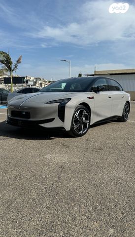 מודעת רכב הונגצ'י EH7