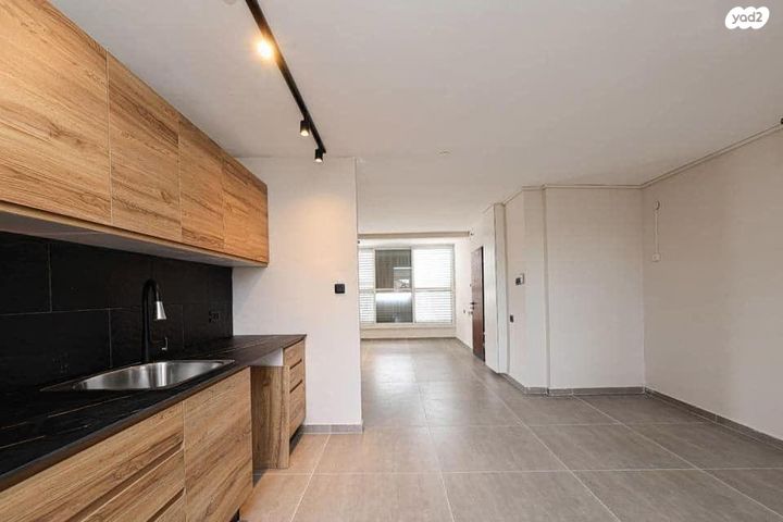 טשרניחובסקי 13