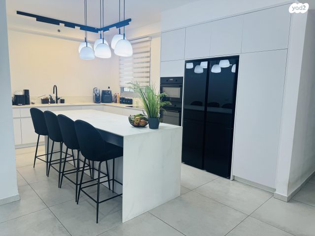 שדרות בן צבי 114