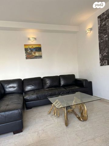 סמטת דוכיפת 22