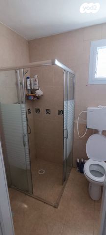 גיורא יוספטל 8