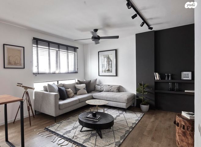 אוריאל אקוסטה 3