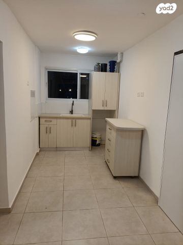 שדרות צה"ל 11