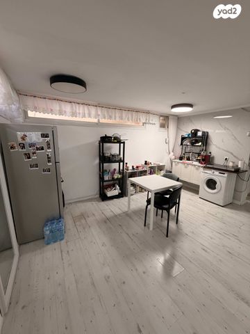 חיים לסקוב 64