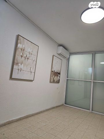 דרך מנחם בגין 35