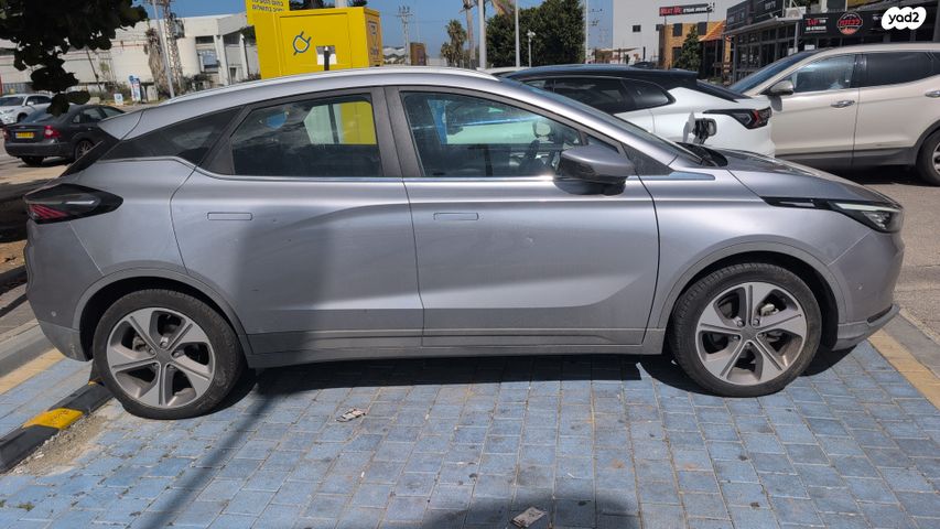 מודעת רכב ג׳ילי Geometry C