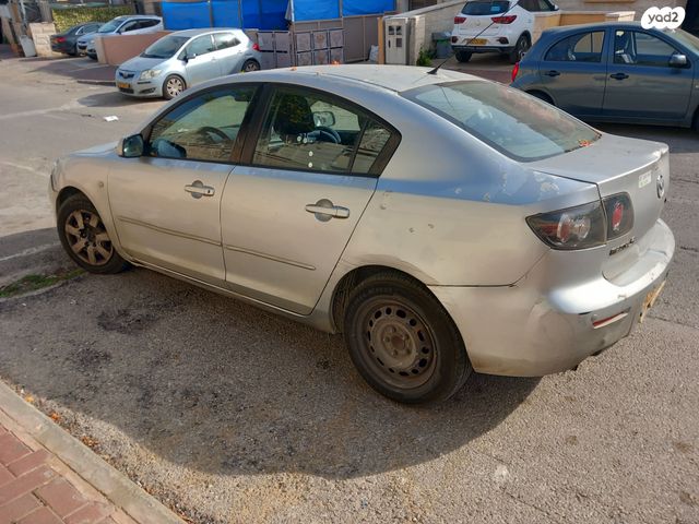 מודעת רכב מאזדה 3
