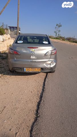 מודעת רכב מאזדה 3