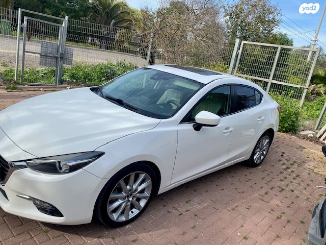 מודעת רכב מאזדה 3