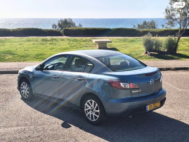 מודעת רכב מאזדה 3