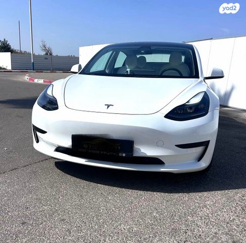 מודעת רכב טסלה מודל 3