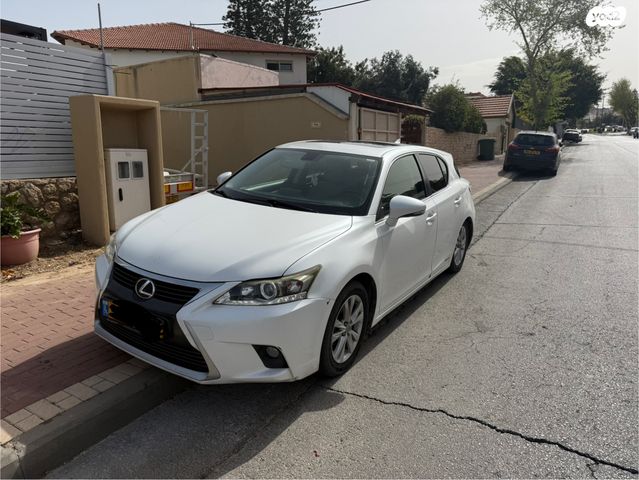 מודעת רכב לקסוס CT