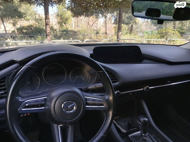 מודעת רכב מאזדה 3