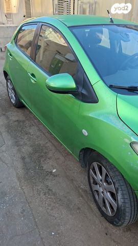 מודעת רכב מאזדה 2