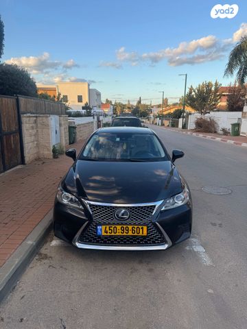 מודעת רכב לקסוס CT