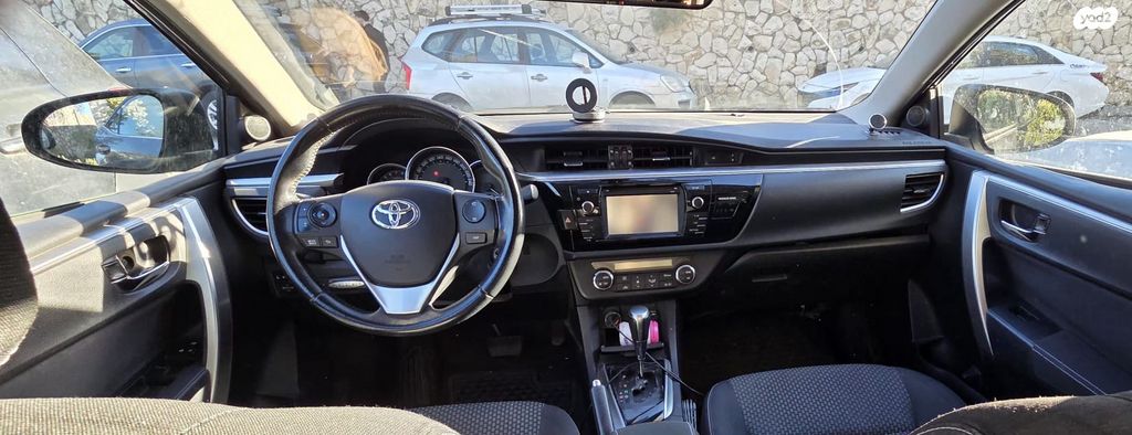 מודעת רכב טויוטה קורולה