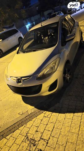 מודעת רכב מאזדה 2