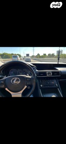 מודעת רכב לקסוס IS