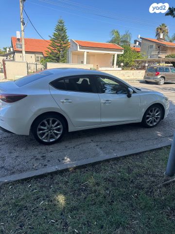 מודעת רכב מאזדה 3