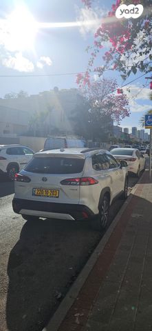 מודעת רכב טויוטה קורולה קרוס