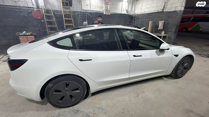 מודעת רכב טסלה מודל 3