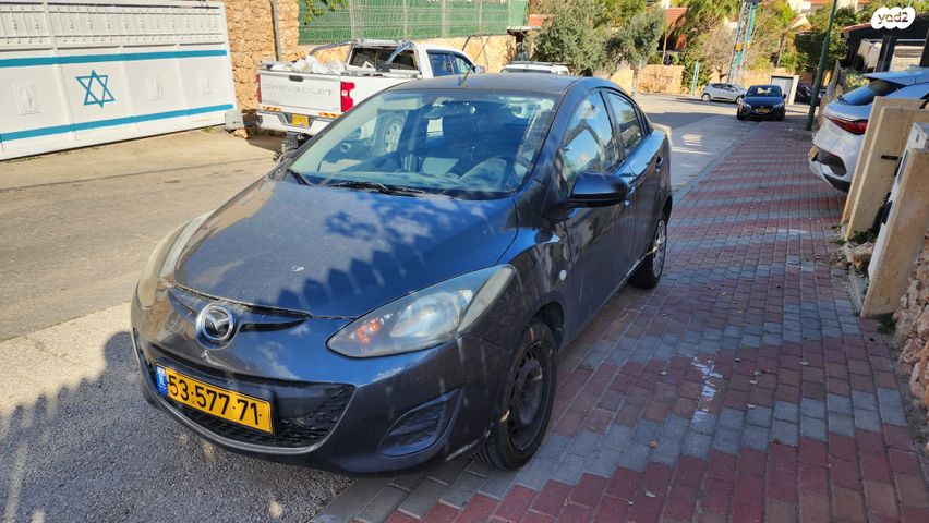 מודעת רכב מאזדה 2
