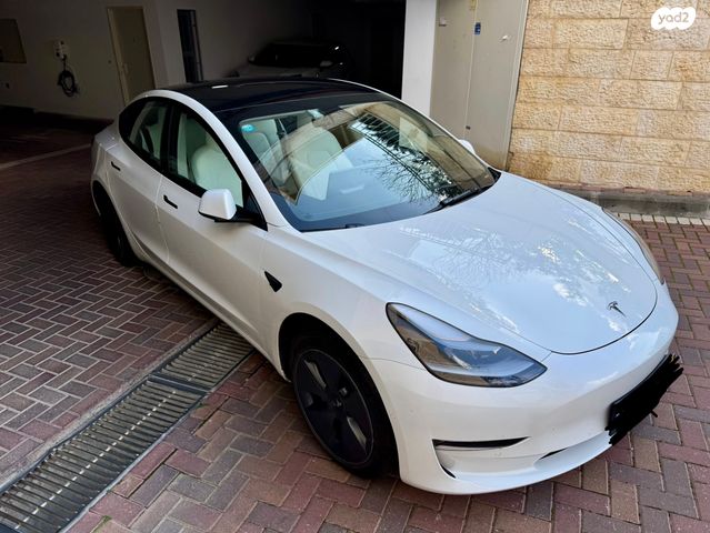 מודעת רכב טסלה מודל 3