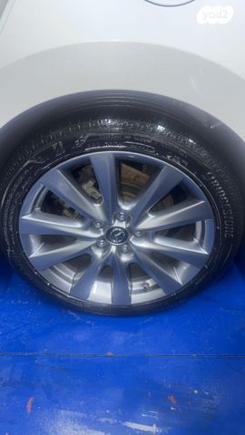 מודעת רכב מאזדה 3