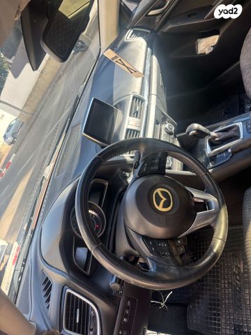 מודעת רכב מאזדה 3