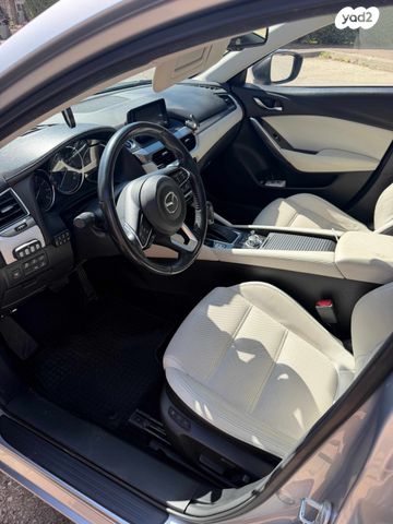 מודעת רכב מאזדה 6