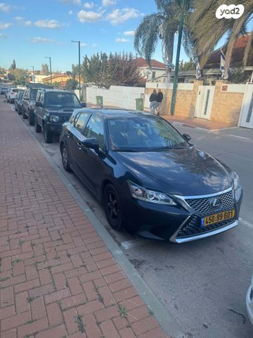 מודעת רכב לקסוס CT